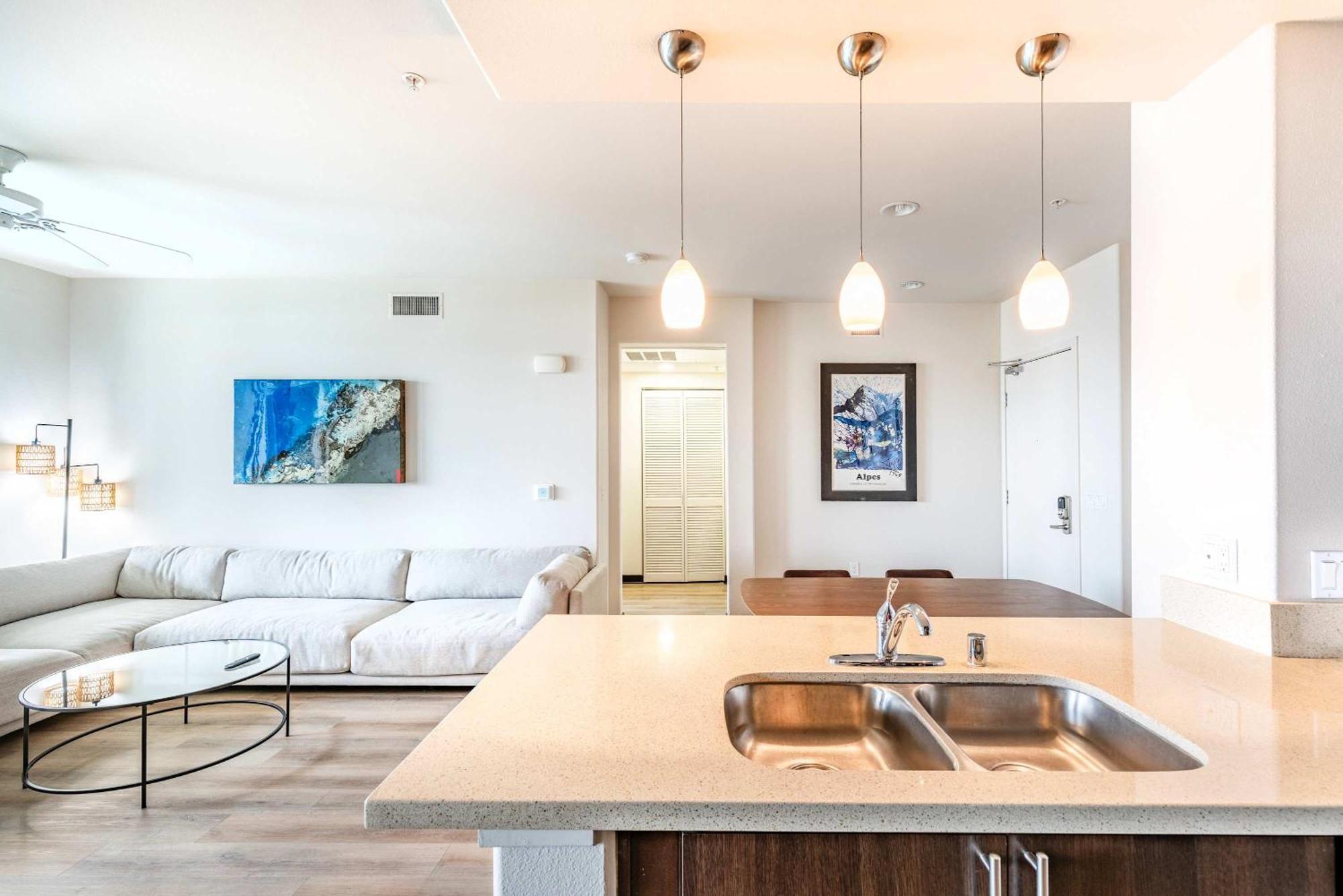 Appartamento Chic 2br Retreat In The Heart Of Weho