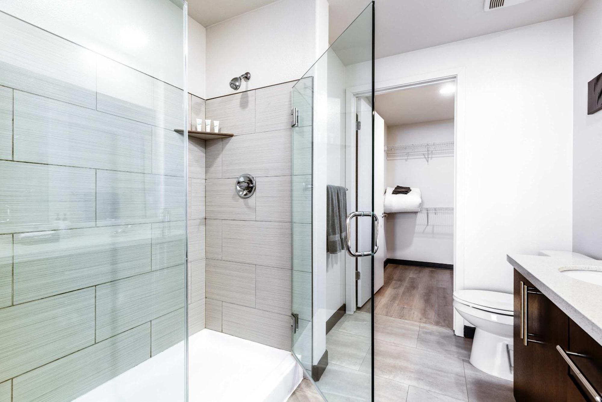 Chic 2br Retreat In The Heart Of Weho Appartamento *