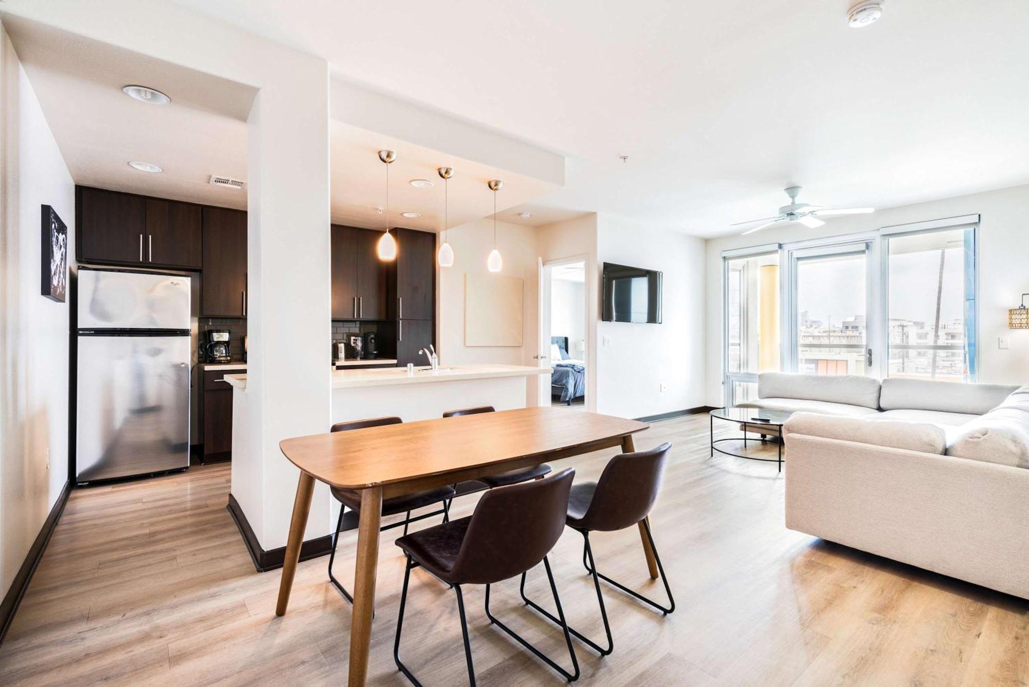Appartamento Chic 2br Retreat In The Heart Of Weho *