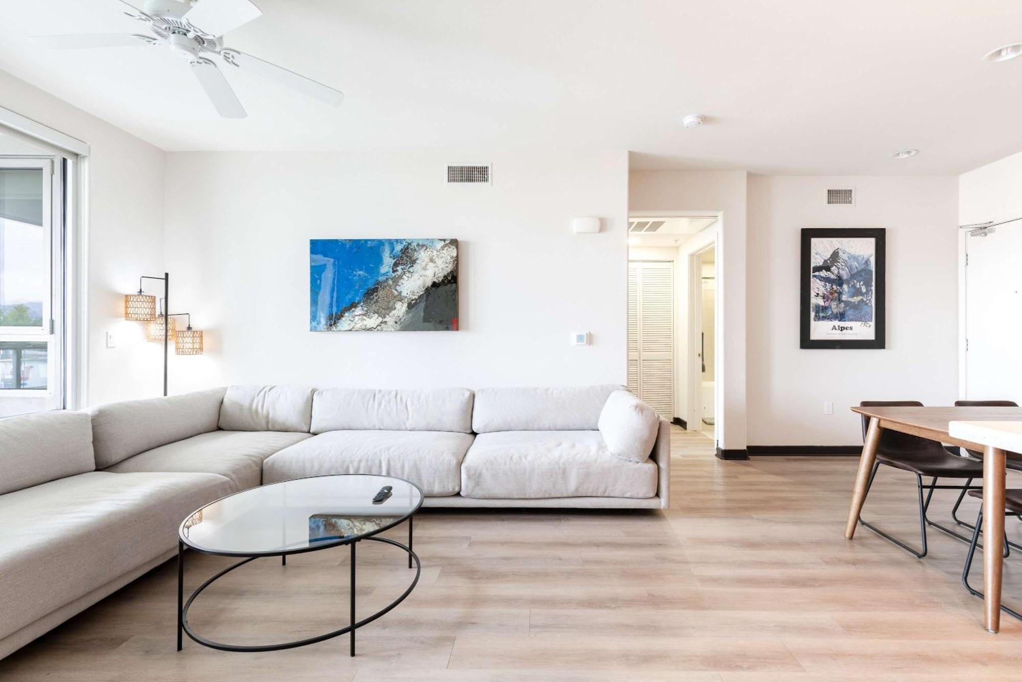 Chic 2br Retreat In The Heart Of Weho Los Angeles